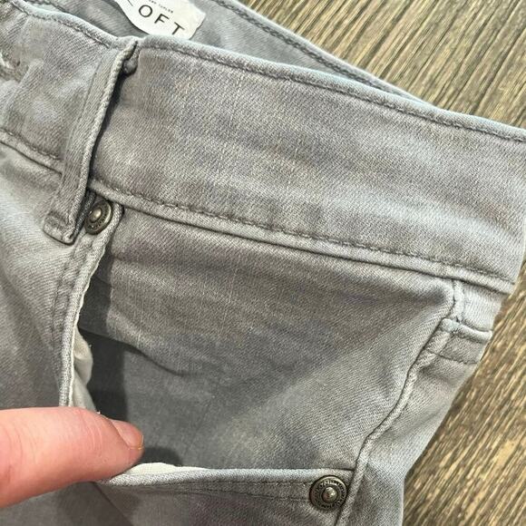 Ann Taylor LOFT Modern Skinny Jeans Denim Stretch Light Wash Gray Size 27/4 - Picture 4 of 13